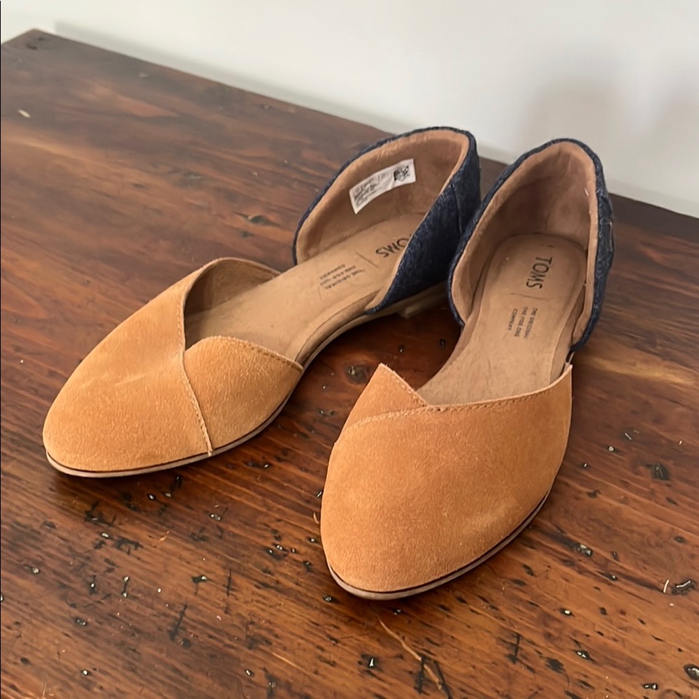 Toms Tan and Black Suede Flats with d'Orsay Design